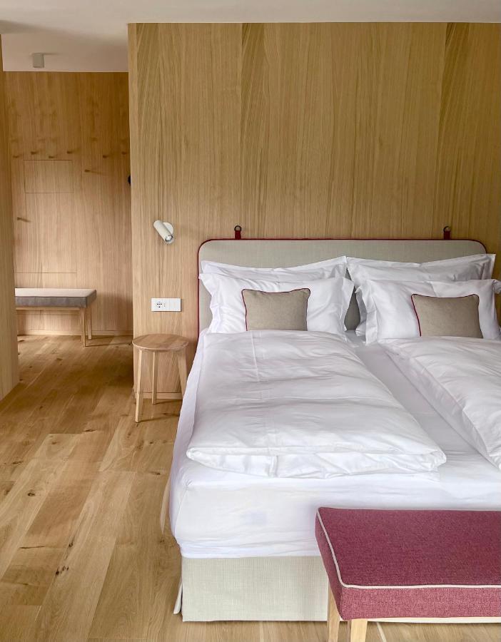 ラ・ヴィッラSurrounded By Green - Luxury Chalet At The Foot Of The Dolomitesアパートメント エクステリア 写真
