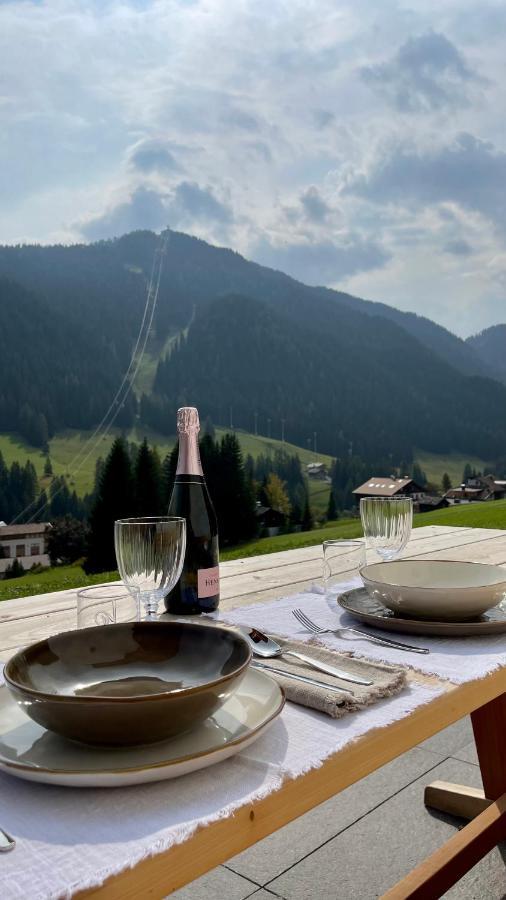 ラ・ヴィッラSurrounded By Green - Luxury Chalet At The Foot Of The Dolomitesアパートメント エクステリア 写真