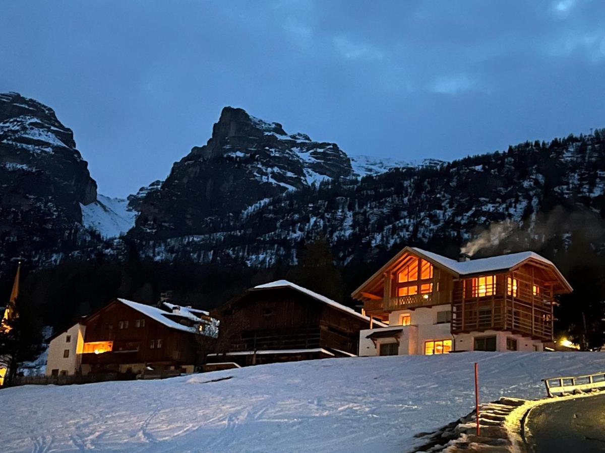 ラ・ヴィッラSurrounded By Green - Luxury Chalet At The Foot Of The Dolomitesアパートメント エクステリア 写真